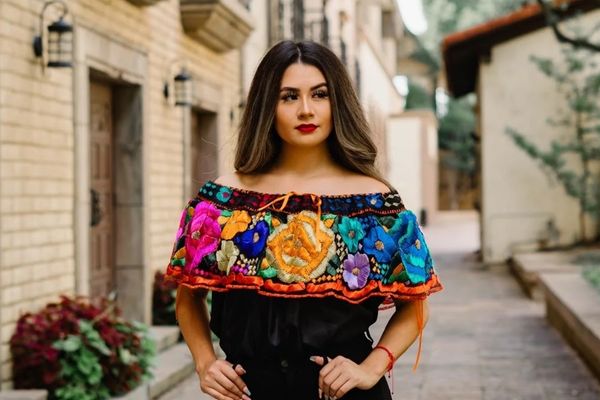 10 Traditional Mexican Blouses You May Try 2 Mexican Chiapas Blouse