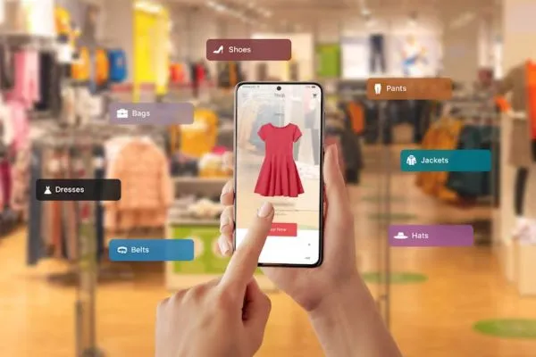 Physical and Online Fashion Business Figure: Physical and Online Fashion Business