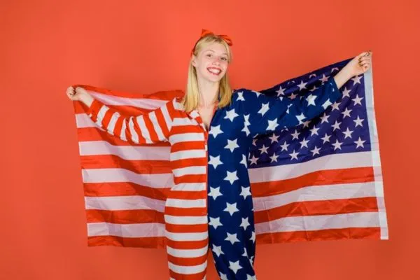 6 Ways to Dress and Impress with Patriotic Looks 6 Image: American Flag in Dress