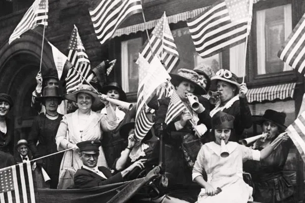 6 Ways to Dress and Impress with Patriotic Looks 4 Image: US Flag in 19th Century