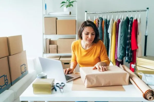 Best Wholesale Clothing for Boutique: Things You Need to Know 8 Image: Boutique Shipping
